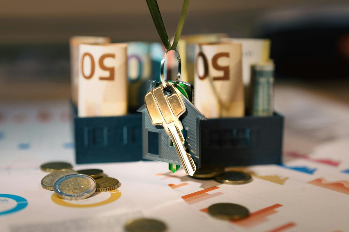 Bando per hotel staff house